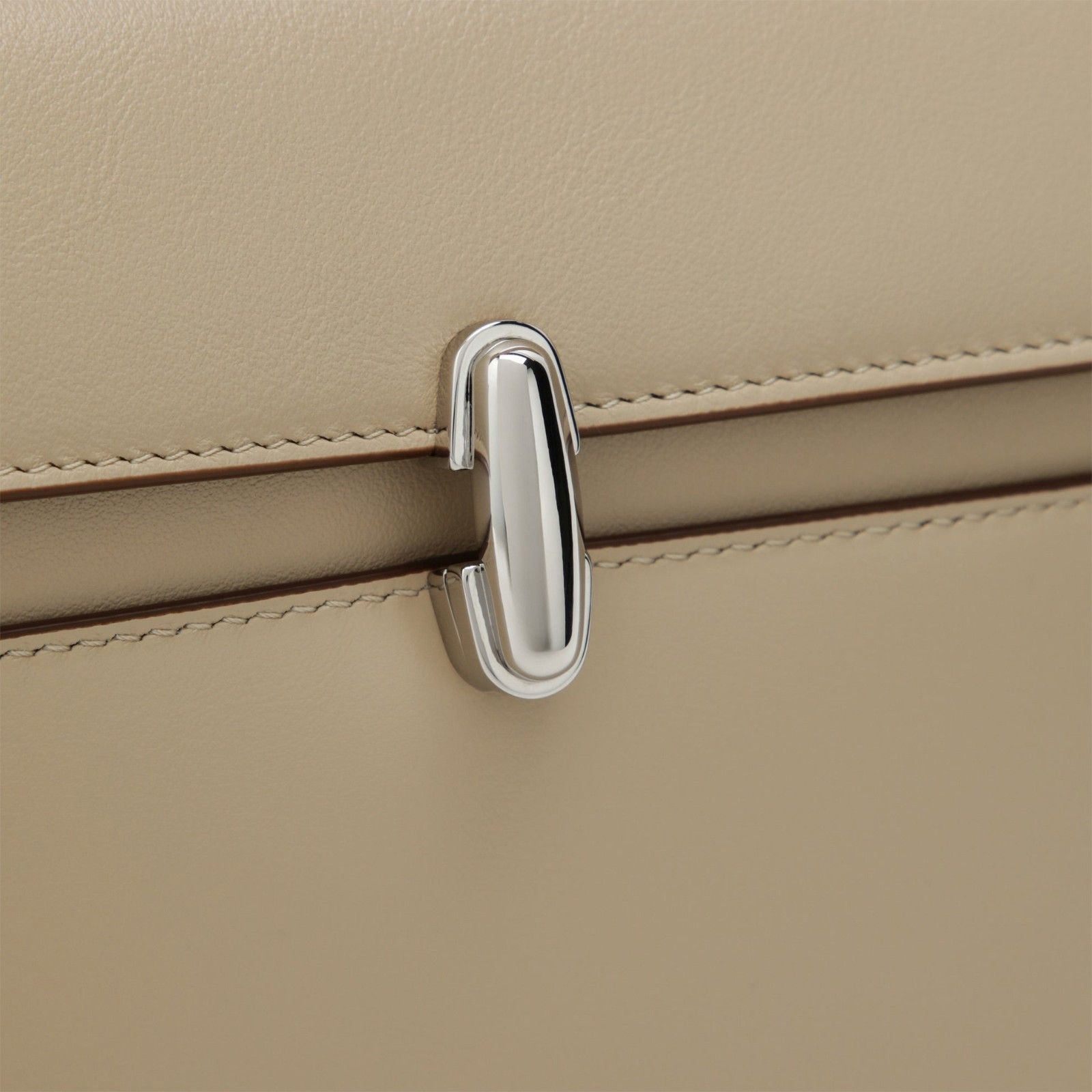 Savette SAVETTE Symmetry Trapeze Ivory Leather Pouch New & Authentic Size ONE SIZE - 5 Thumbnail