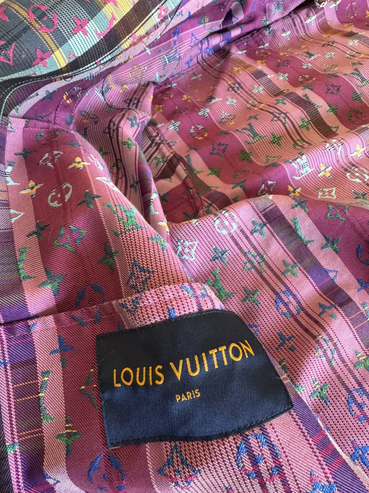 Louis Vuitton Louis Vuitton Multicolor Plaid & Pink Monogram Windbreaker Size US L / EU 52-54 / 3 - 2 Thumbnail