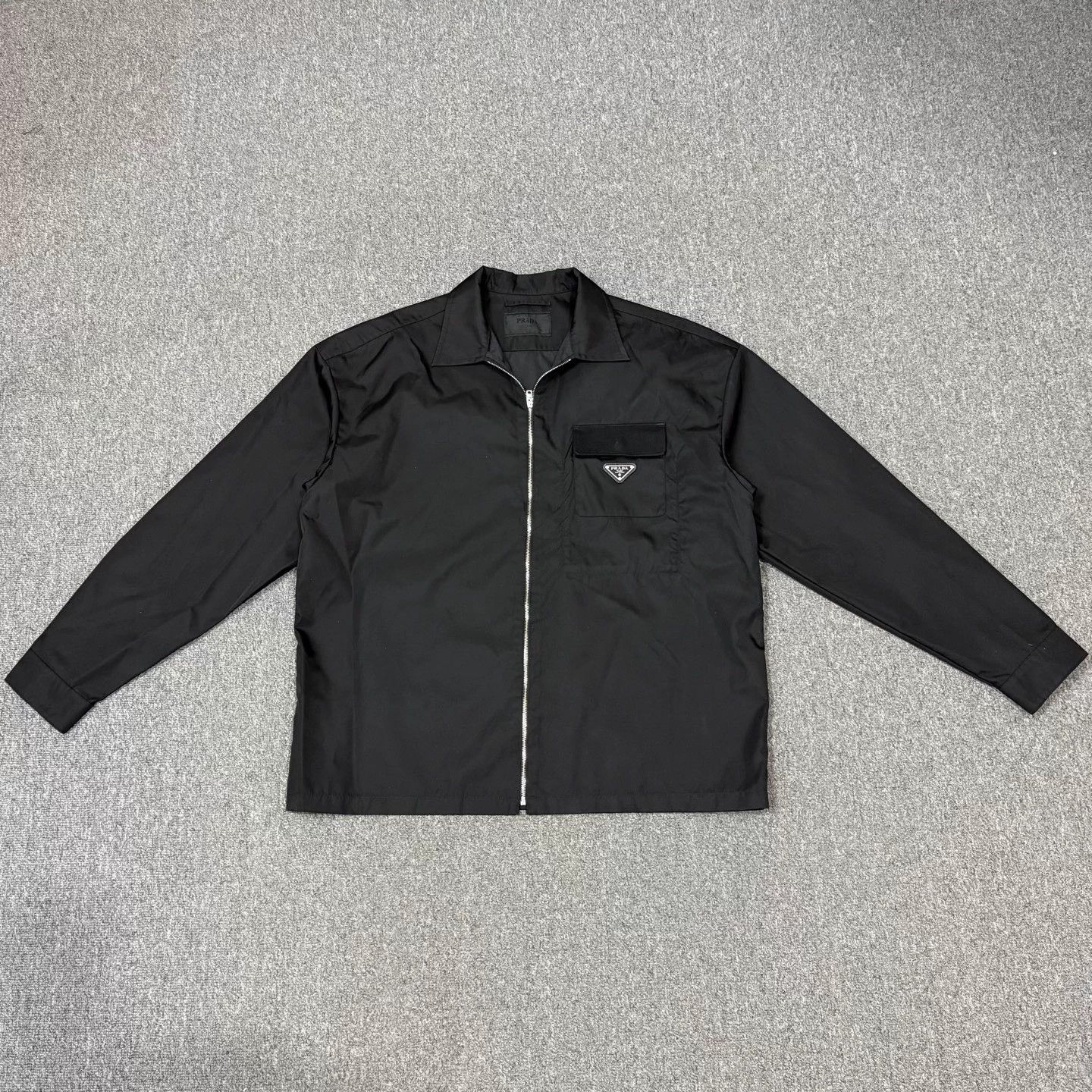 Prada Prada 25 New Recycled Nylon Black Logo L Jacket 99 Size US L / EU 52-54 / 3 - 1 Thumbnail