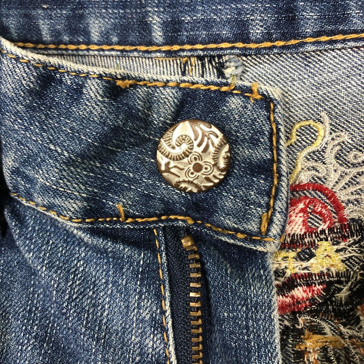 Japanese Brand ARY Denim “Angel Wing” Embroidered Back Graphic Jeans Size 28" / US 6 / IT 42 - 21 Thumbnail