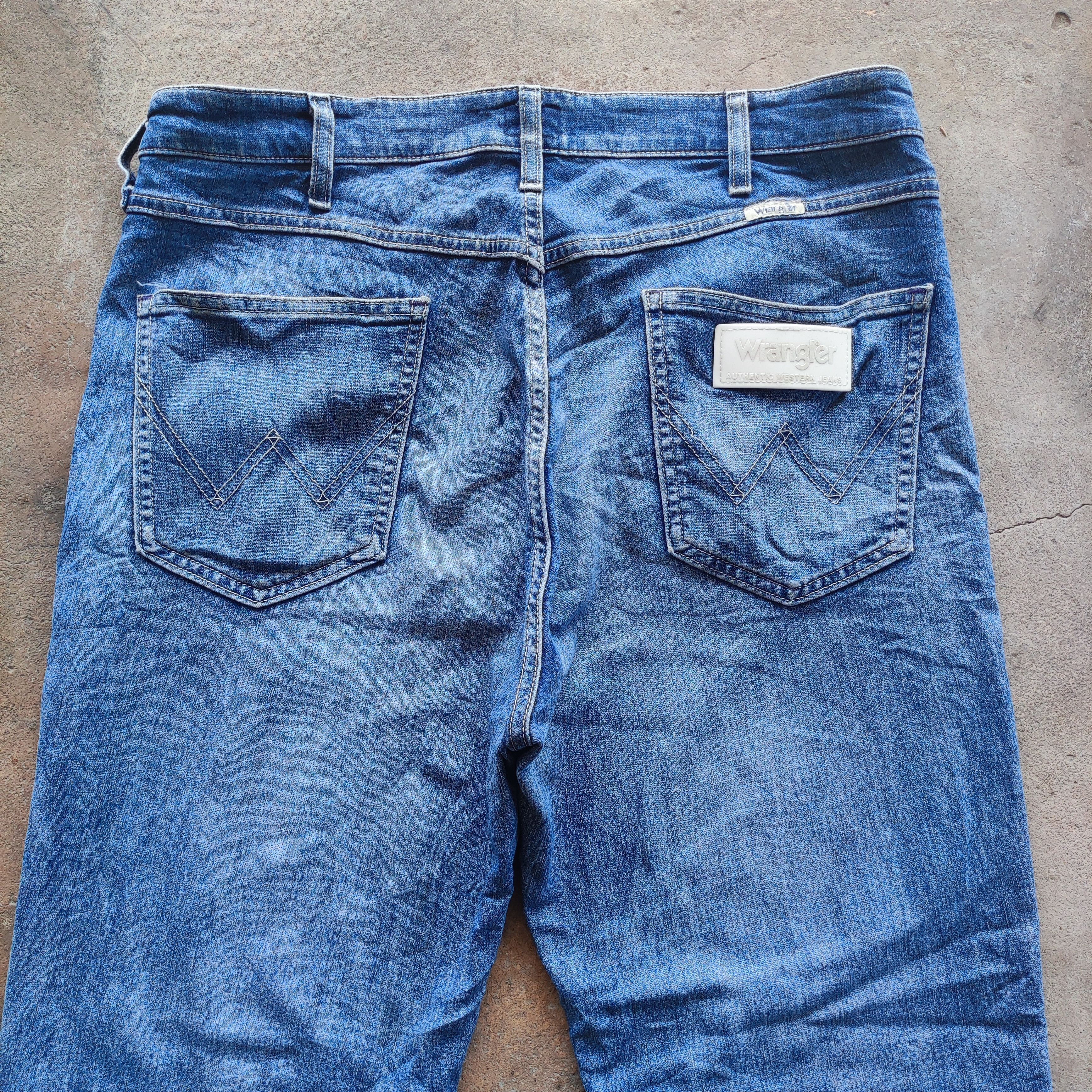 Wrangler Vintage Wrangler Brand Faded Jeans Ripped Pants Size US 37 - 9 Thumbnail