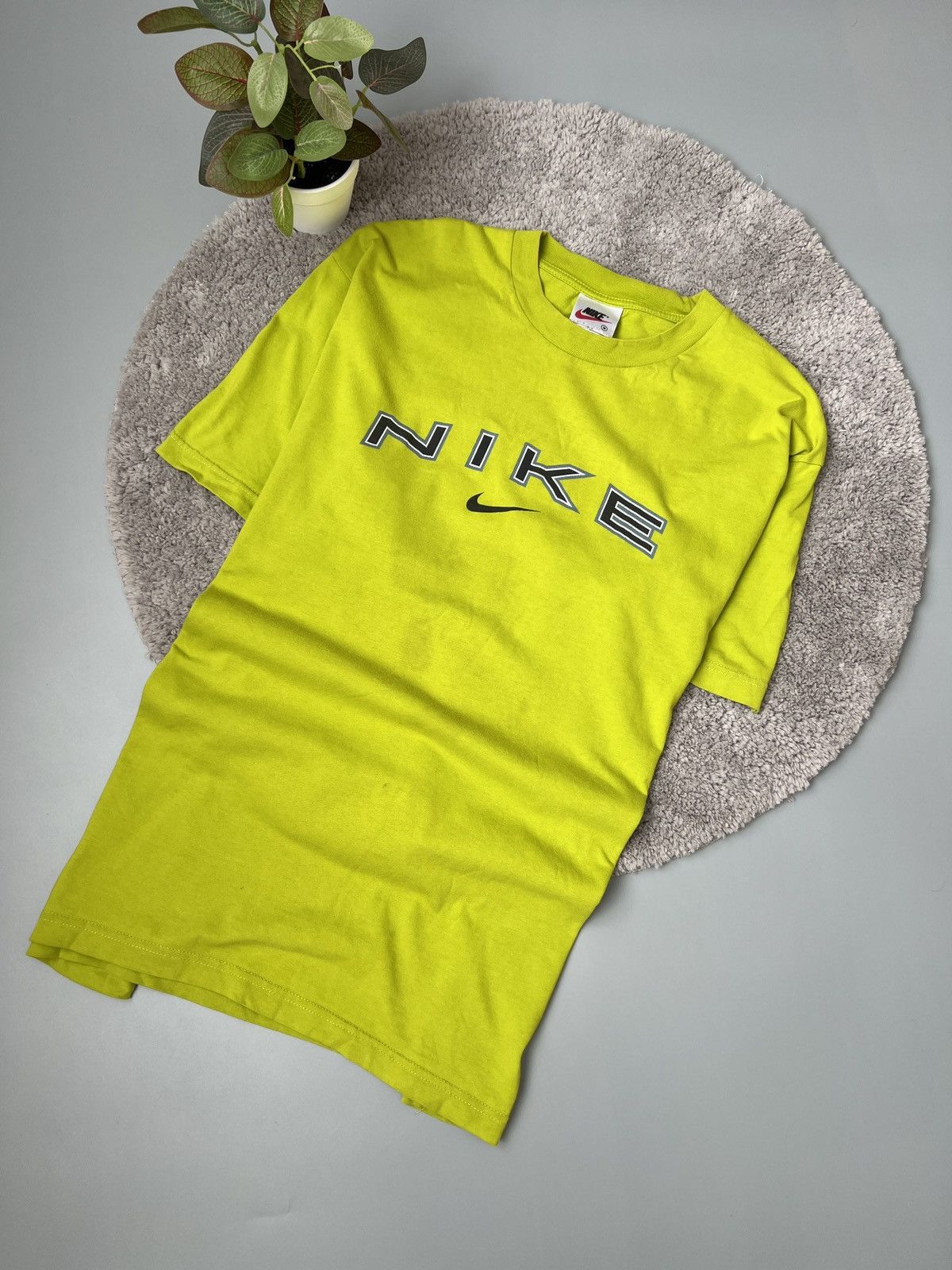 Nike × Vintage Vintage Nike T-shirt Big Centre Logo Size US M / EU 48-50 / 2 - 1 Thumbnail