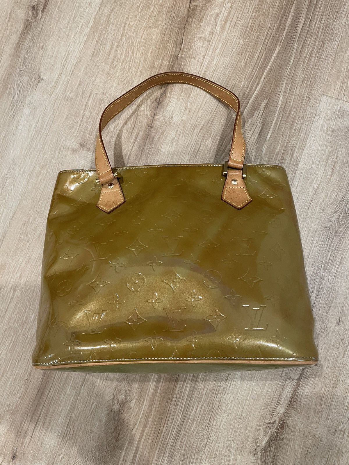 image of Louis Vuitton Vernis Pm in Yellow, Women's