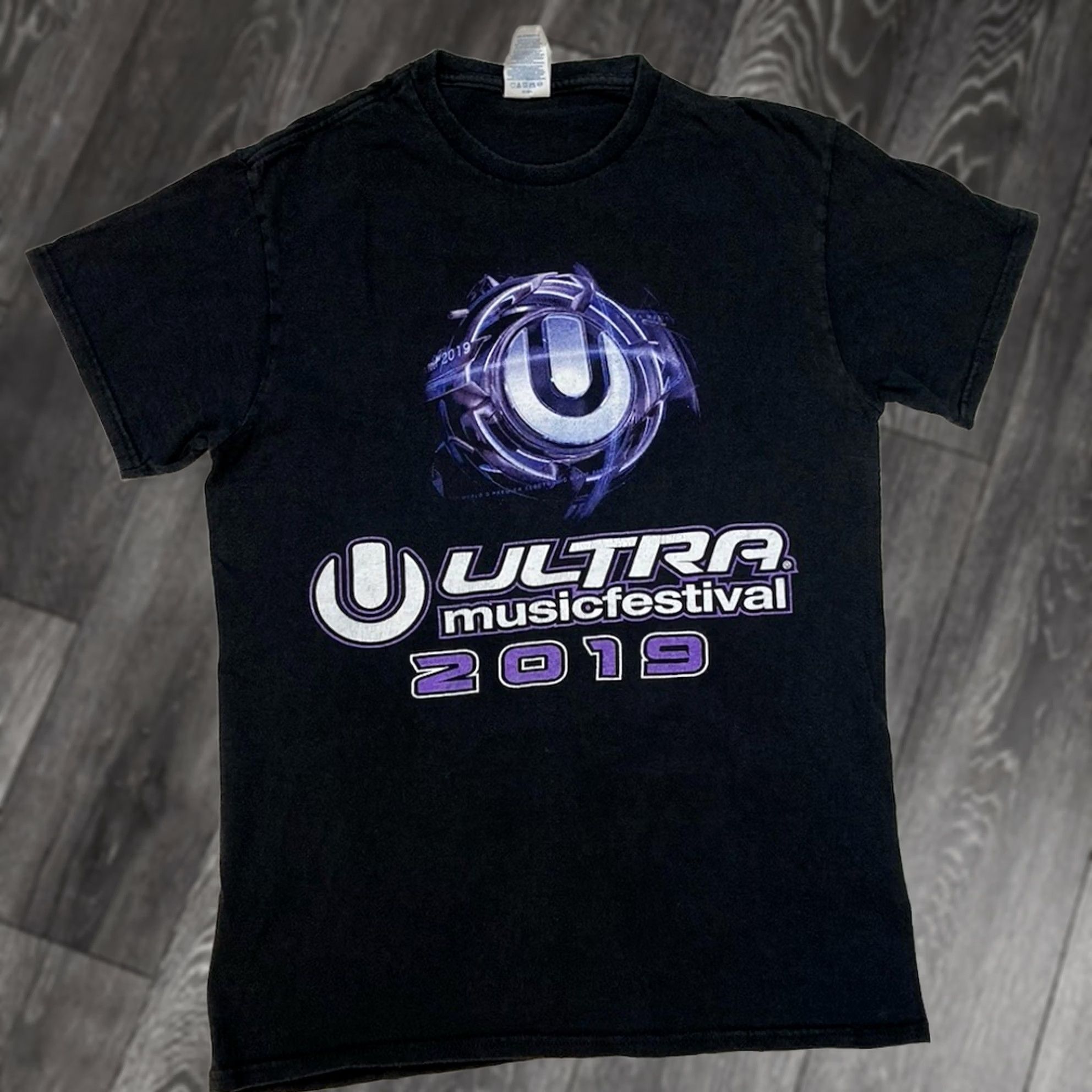 Delta VINTAGE Ultra Music Festival 2019 Miami Graphic T-shirt Women Small Black Short Sleeve Size S / US 4 / IT 40 - 1 Thumbnail