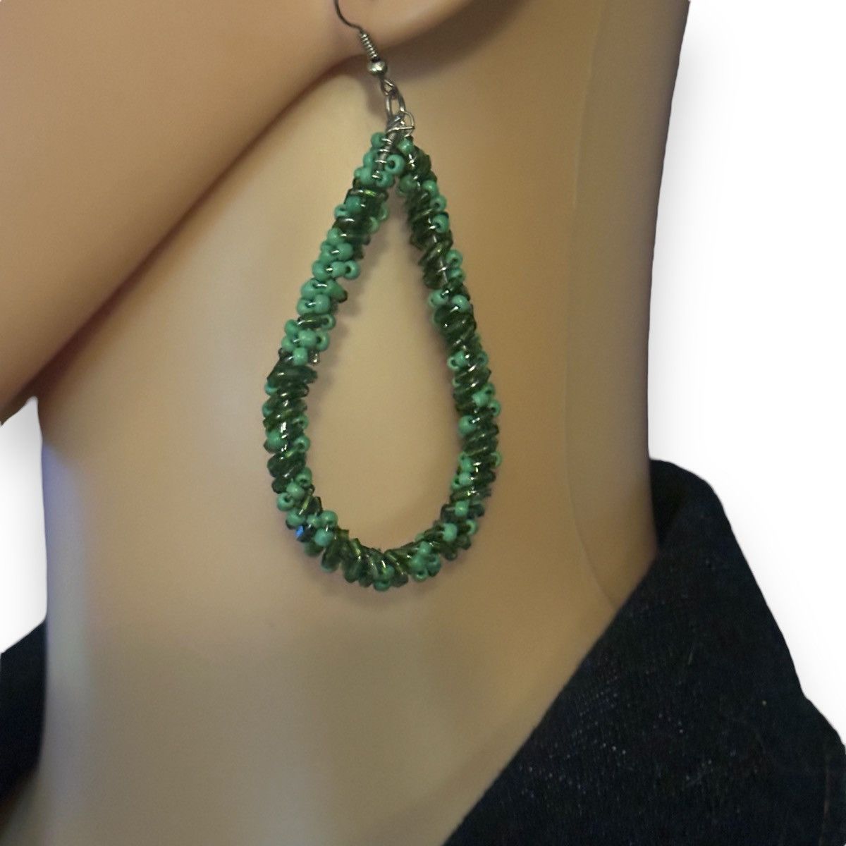 Other Green seed bead teardrop hoop earrings Size ONE SIZE - 2 Thumbnail