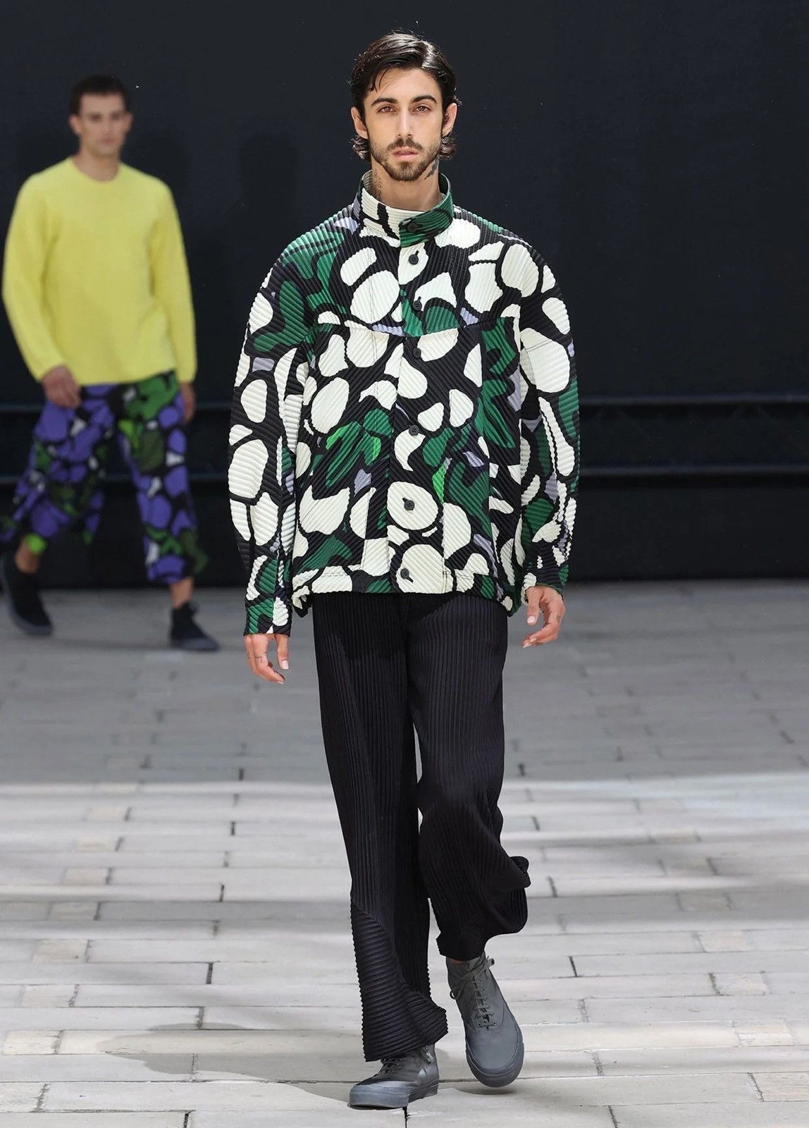 Homme Plisse Issey Miyake Homme Plissé Issey Miyake SS23 Runway Floral Shirt Size US M / EU 48-50 / 2 - 9 Thumbnail