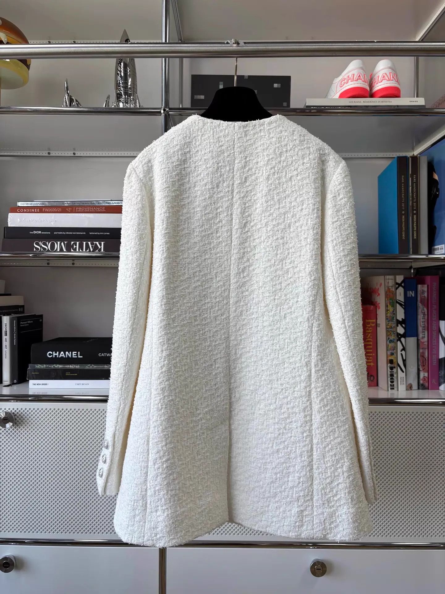 Chanel Chanel 23S White Tweed 4-Pocket CC Crystal Button Jacket 36 Size XS / US 0-2 / IT 36-38 - 9 Thumbnail