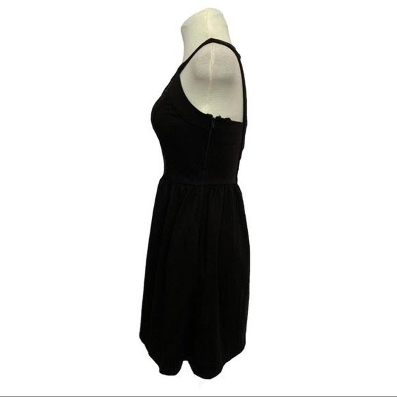 Dillard's Alyn Paige | Cutout Back Pocketed Dress | Size 5/6 Size M / US 6-8 / IT 42-44 - 3 Thumbnail