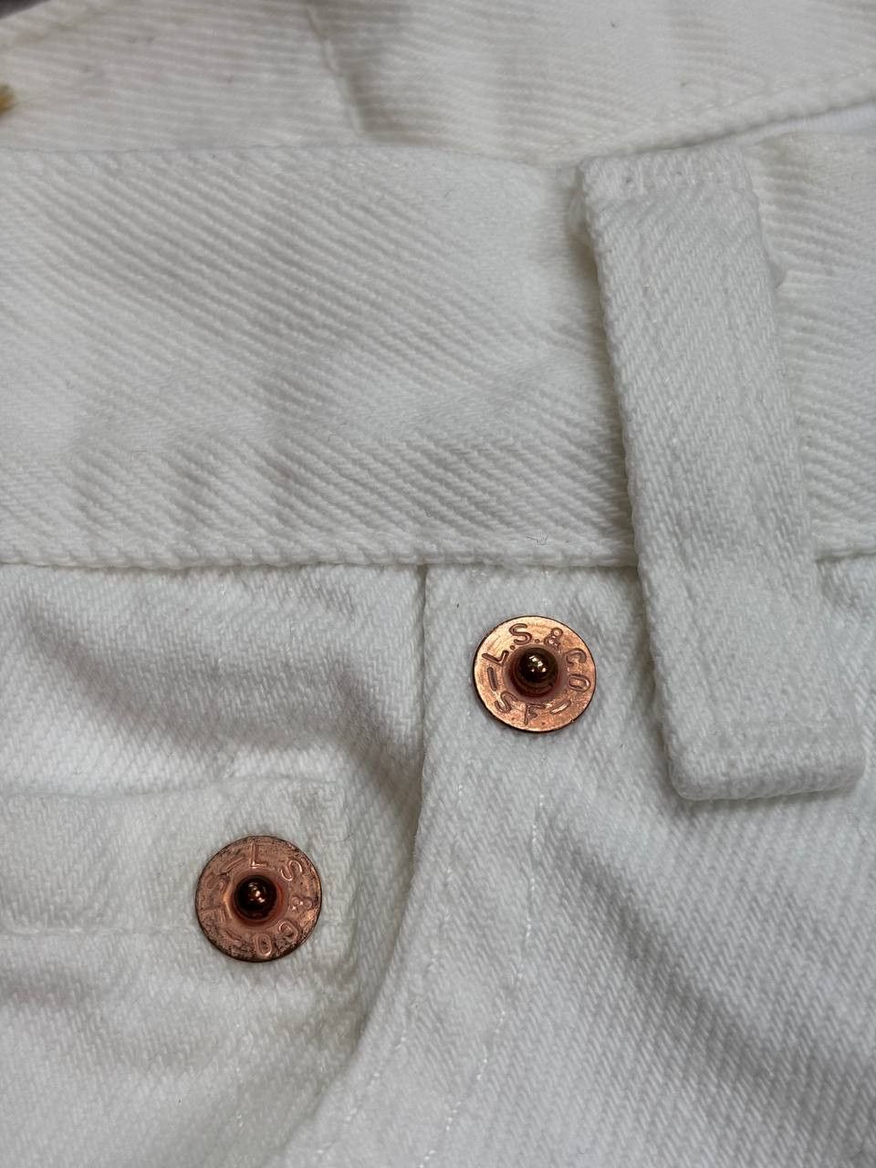 Levi's Vintage Clothing Vintage 1992 Levi's 501 White Jeans Made in USA W30 L32 Size US 30 / EU 46 - 11 Thumbnail