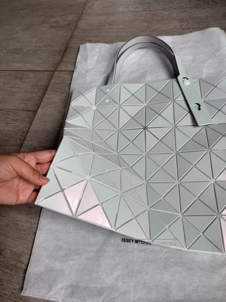 Issey Miyake Issey Miyake Six-Grid Bag, Snow White Size ONE SIZE - 4 Thumbnail