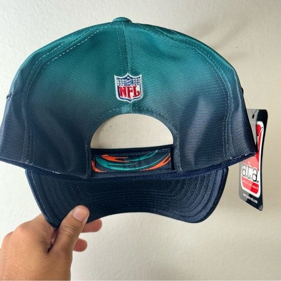 NFL NWT MIAMI DOLPHINS PUMA NFL VINTAGE GRADIENT BASEBALL CAP VE Size ONE SIZE - 6 Thumbnail