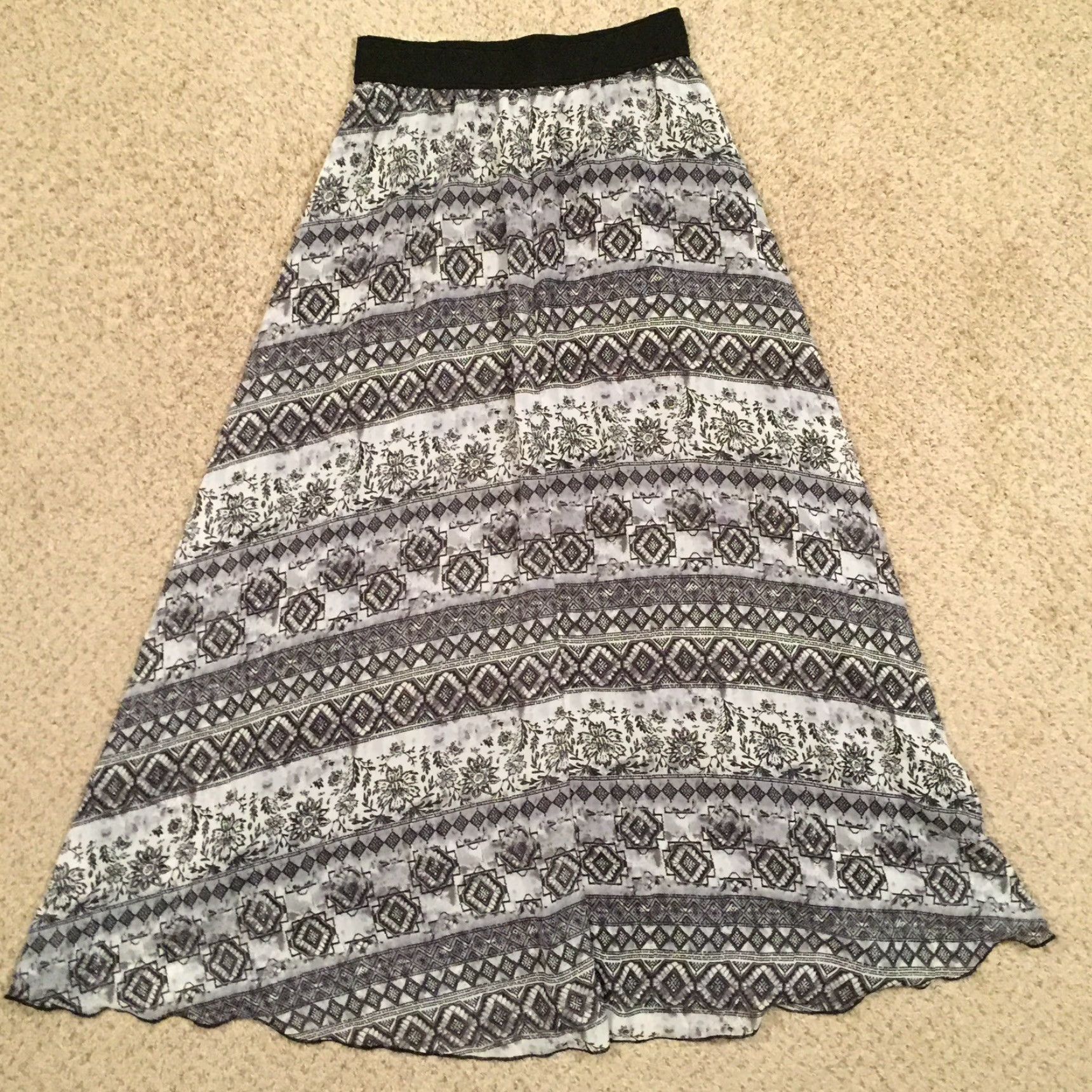 Vintage LuLaRoe Skirt Women Maxi Long Grey Gray Geometric Elastic Waist Lined Pull On Polyester Size S Small Vintage No N/A Size 28" / US 6 / IT 42 - 6 Thumbnail