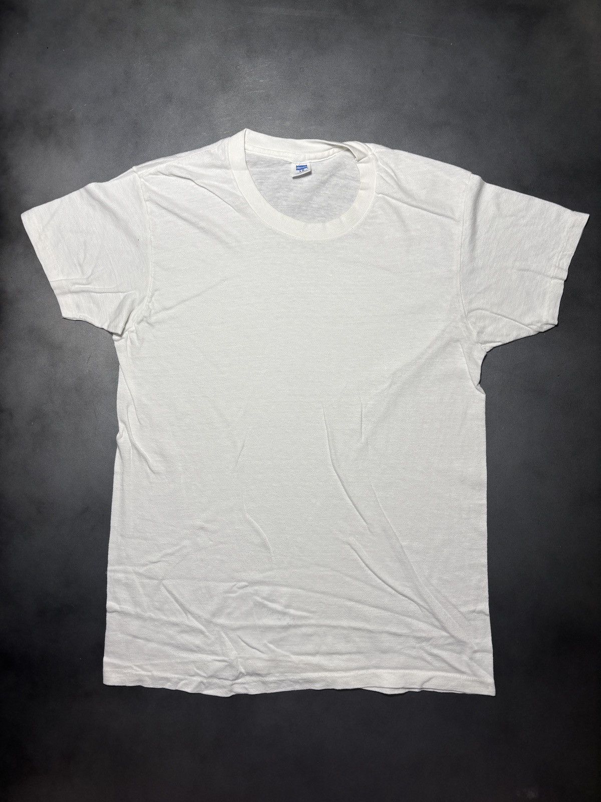 Hanes Vintage Hanes T-Shirt 1970s Blank Tee 1980s White Blue Tag Size US M / EU 48-50 / 2 - 9 Thumbnail