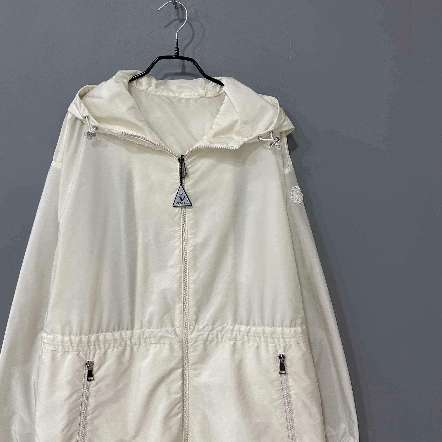 Moncler Moncler White Hoodie S Men Size US S / EU 44-46 / 1 - 1 Thumbnail