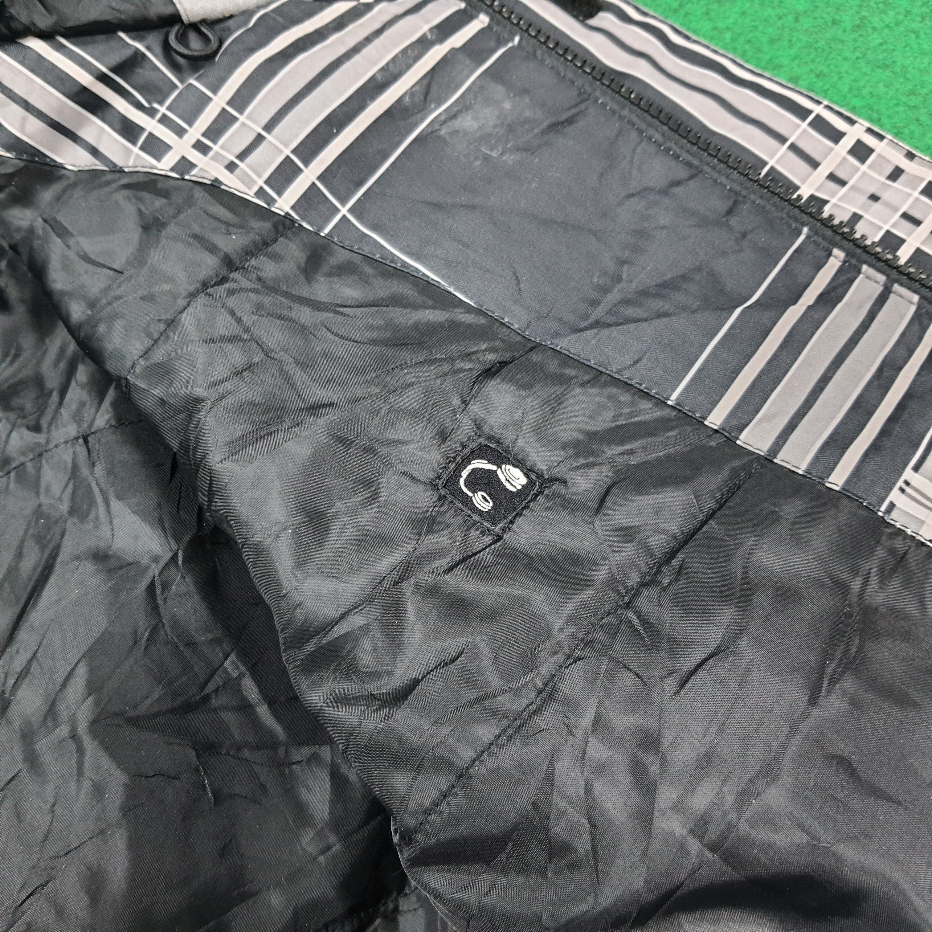 Quiksilver Vintage Quiksilver Snowboard Winter Technical Jacket C279N18 Size US L / EU 52-54 / 3 - 10 Thumbnail