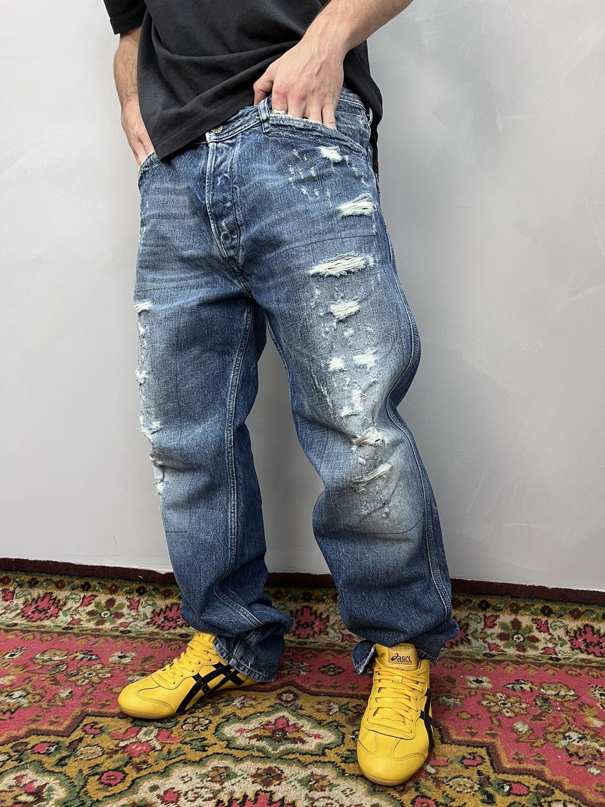 Diesel × If Six Was Nine Vintage Diesel Dirty New Age Distressed Denim Size US 33 - 1 Thumbnail