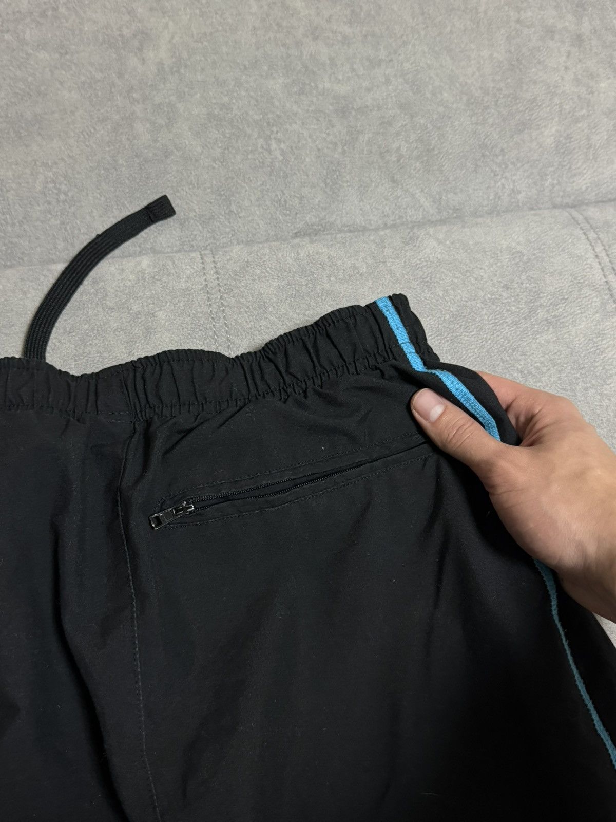 Nike Vintage Nike Nylon Baggy Pants Black Sweatpants Men’s Size S Size US 30 / EU 46 - 13 Thumbnail
