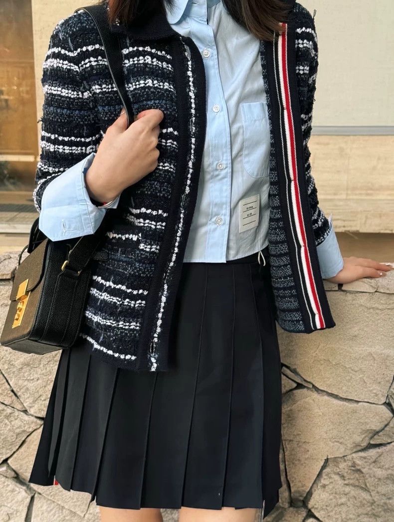 Thom Browne Thom Browne The pleated skirt is dark blue Size 27" / US 4 / IT 40 - 4 Thumbnail