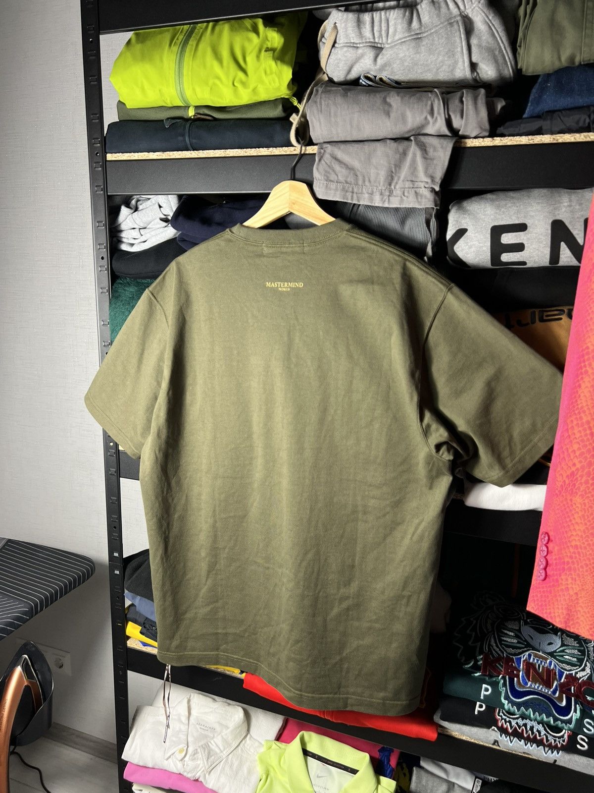 Mastermind World 💀 Y2K Mastermind World Rare Olive Green Skull Logo Tee L Size US L / EU 52-54 / 3 - 7 Thumbnail