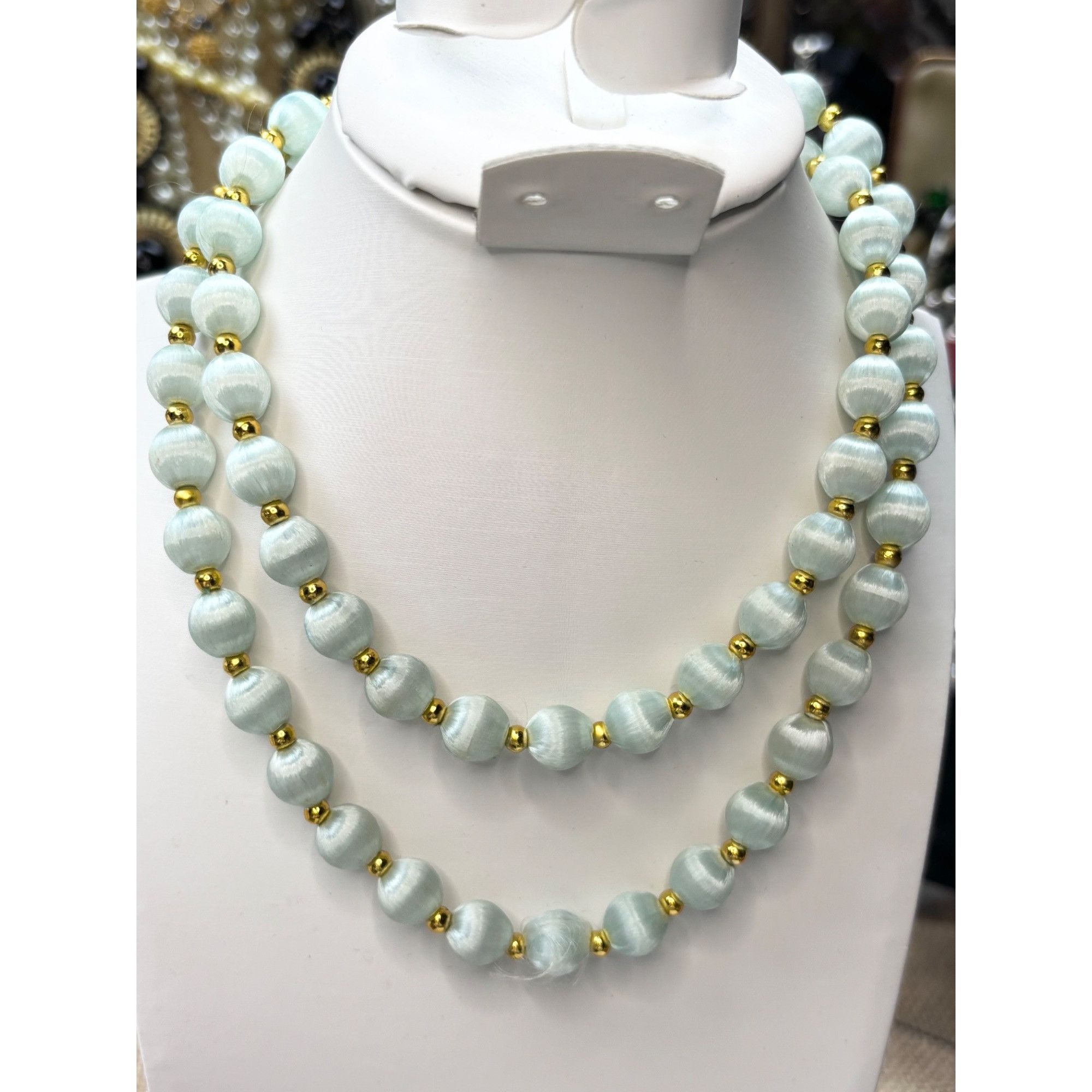 Other Vintage Style Light mint green Satin threaded Bead Necklace Size ONE SIZE - 2 Thumbnail