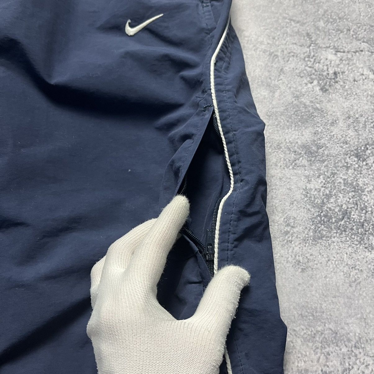 Nike Vintage Nike Small Swoosh Logo Nylon Breeches Shorts Y2K Size US 38 / EU 54 - 11 Thumbnail
