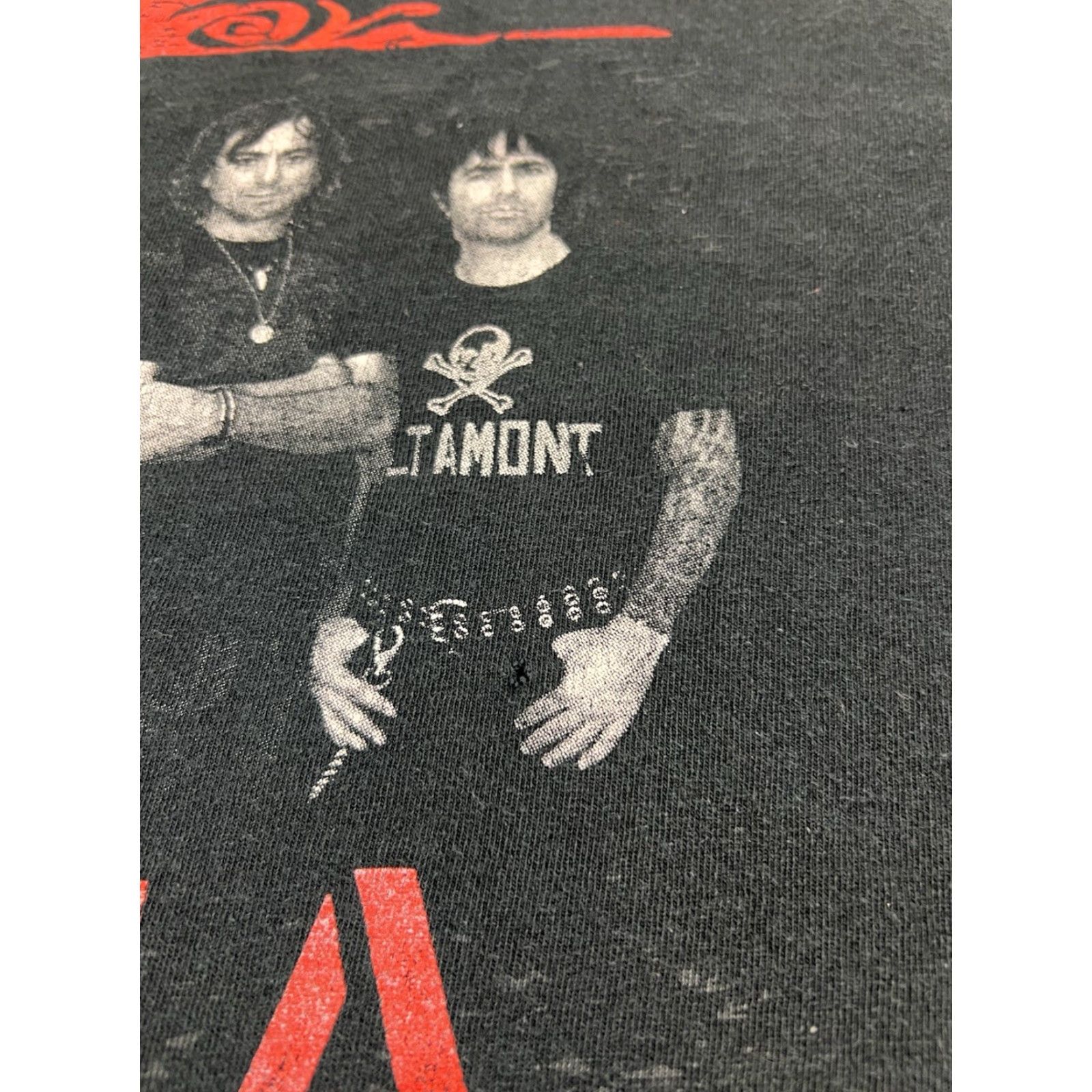 Gildan Mana Amar Es Combatir 2007 Corona Tour Band Black T Shirt XL Mens Graphic Print Short Sleeve Gildan Regular Size Black Band Tour 2007 Mens Size US XL / EU 56 / 4 - 3 Thumbnail