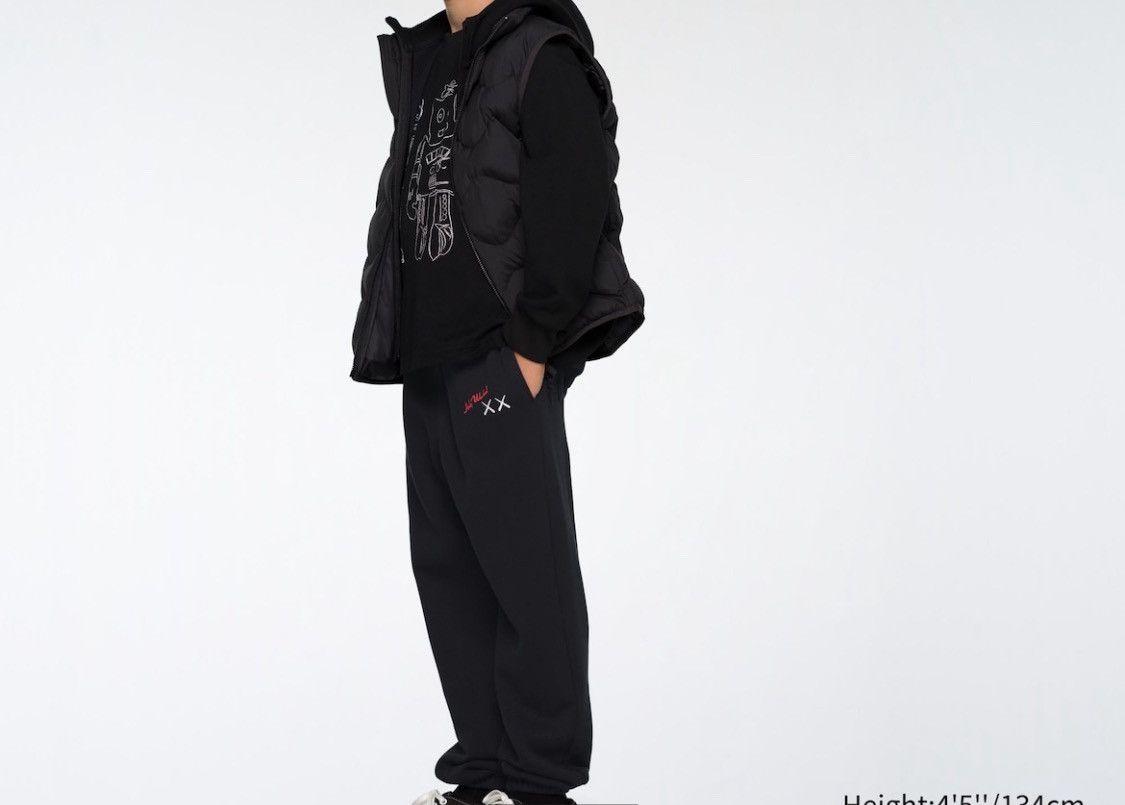 Kaws × Uniqlo Kaws Andy Warhol Uniqlo Kids Black Size 5-6 Tracksuit Set Size US XXS / EU 40 - 3 Thumbnail