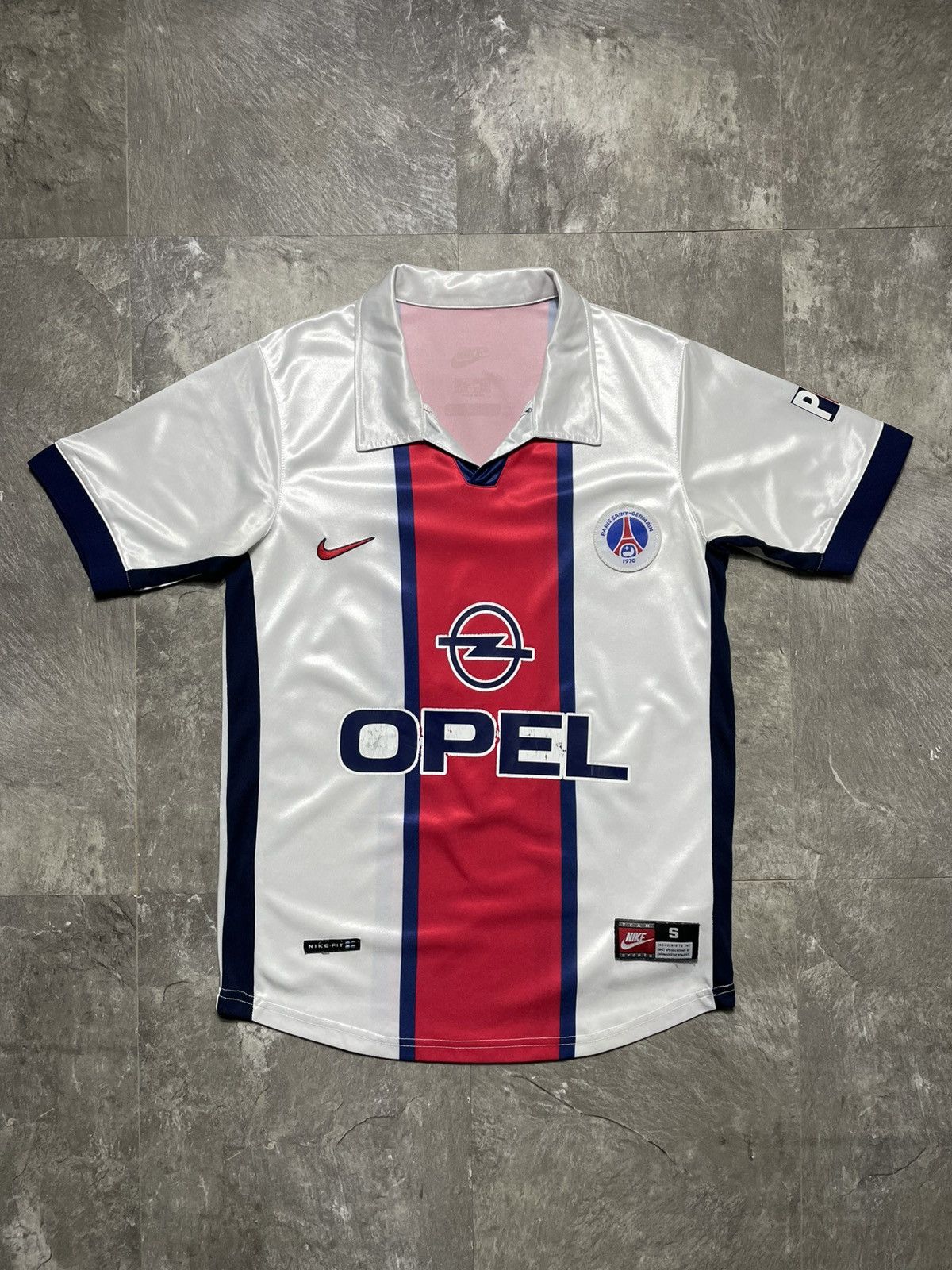 Nike Nike PSG Paris Saint Germain 1998 1999 Away Soccer Jersey Size US S / EU 44-46 / 1 - 1 Thumbnail