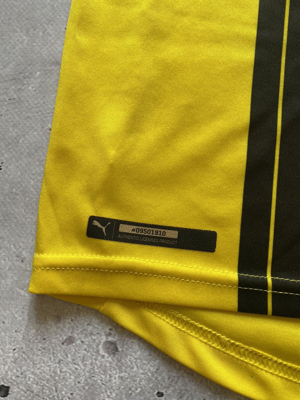 Puma × Vintage Puma BVB Borussia Dortmund Jersey Soccer Football Size US M / EU 48-50 / 2 - 9 Thumbnail