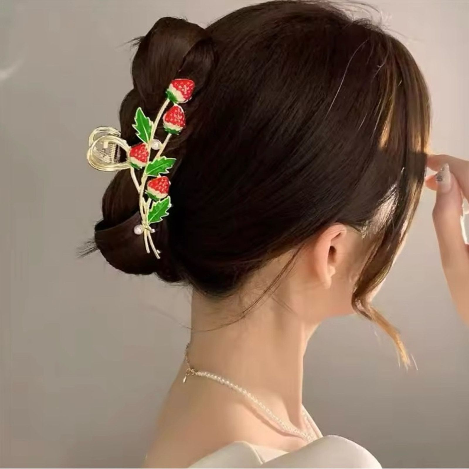 Other Strawberry Hair Claw Hair Accessories Size ONE SIZE - 1 Thumbnail
