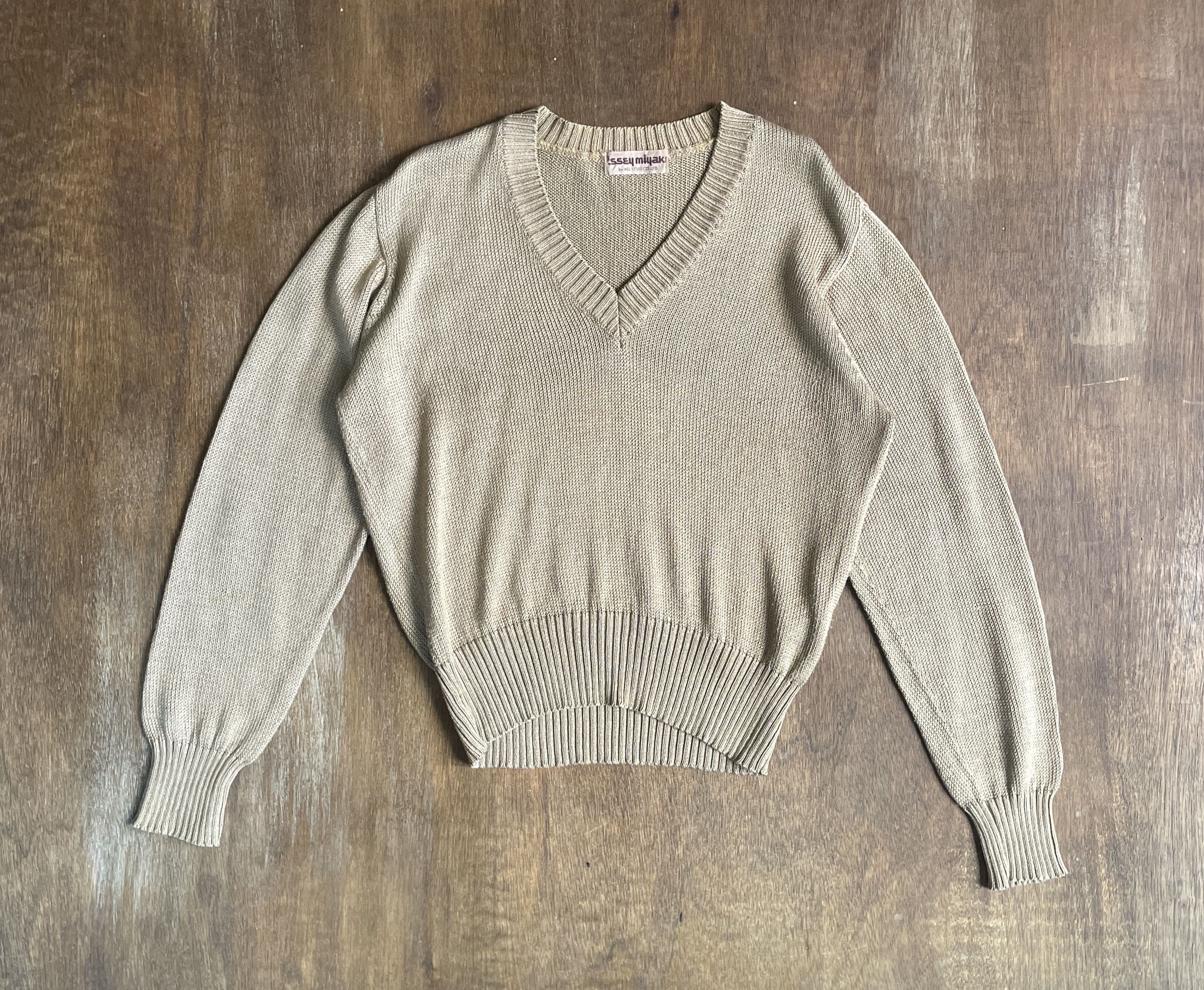 Issey Miyake ISSEY MIYAKE Knit Jumper - Sand/Beige V-Neck SweaterE Size M / US 6-8 / IT 42-44 - 1 Thumbnail