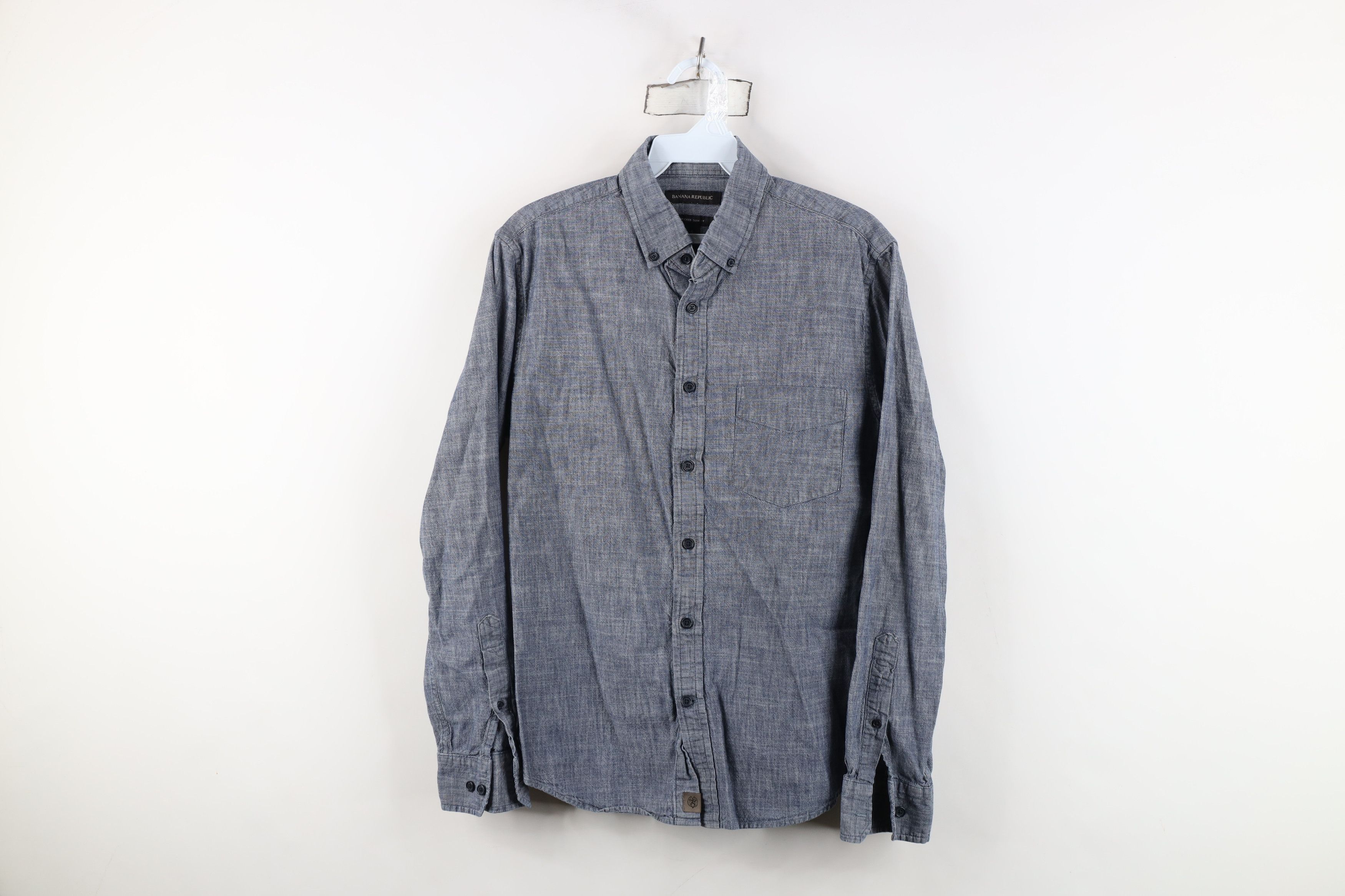 Banana Republic Banana Republic Slim Fit Chambray Collared Button Down Shirt Size US S / EU 44-46 / 1 - 1 Thumbnail