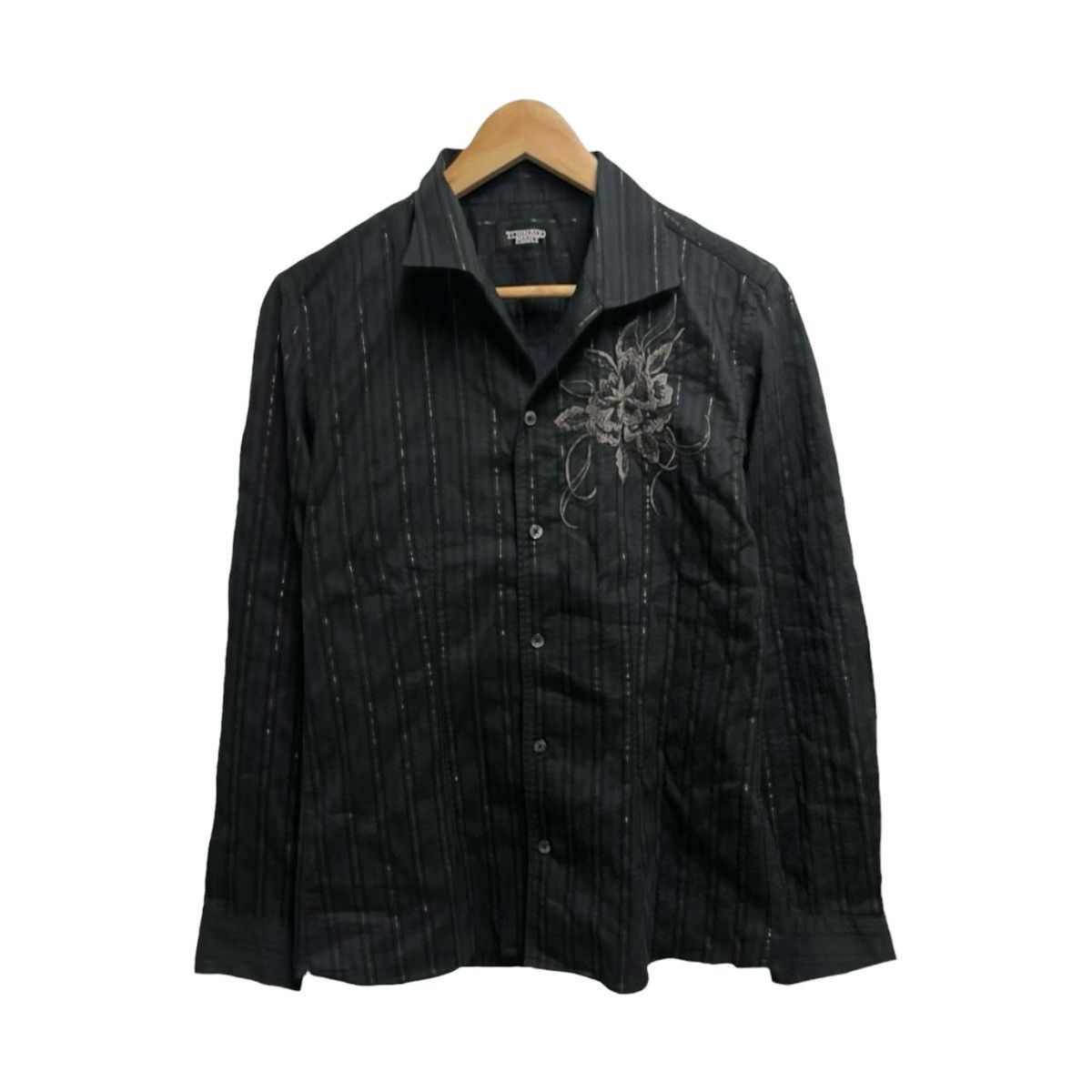 image of Tornado Mart Floral Embroidery Button Shirt in Black, Men's (Size Medium)
