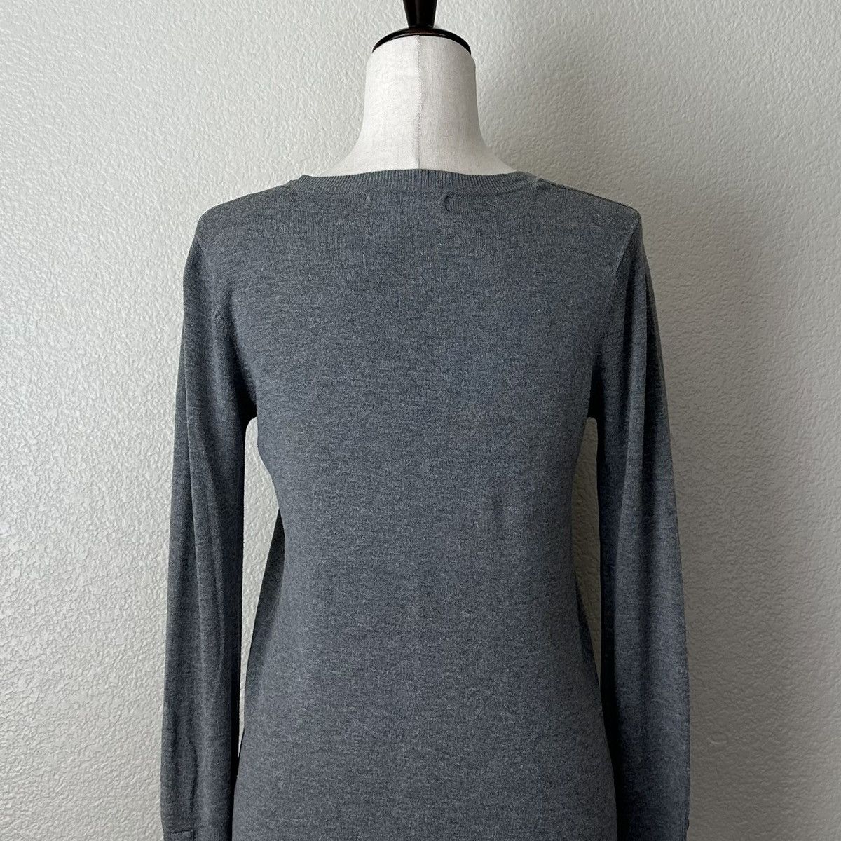 Zara Zara Gray V-neck Long Sleeves Button Cuffs Pullover Sweater Size M / US 6-8 / IT 42-44 - 9 Thumbnail