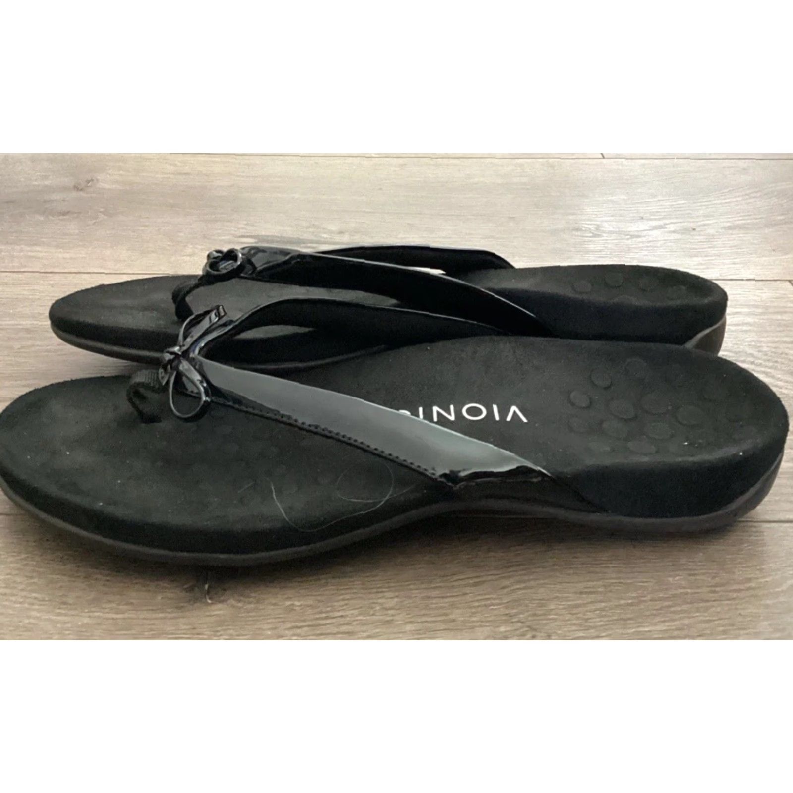 Vionic VIONIC Women Thong Sandals Black Patent Leather Size 9 Size US 9 / IT 39 - 2 Thumbnail
