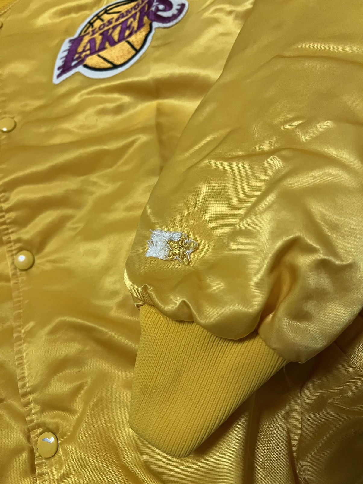 NBA × Starter × Vintage Vintage Lakers Starter Bomber Jacket size XL 25x26.5 Size US XL / EU 56 / 4 - 5 Thumbnail