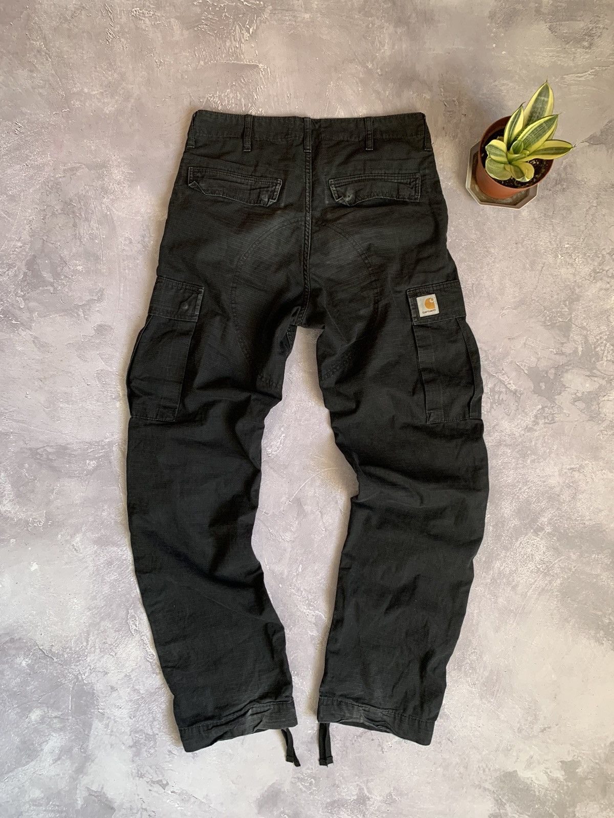 Carhartt 👀VINTAGE CARHARTT WIP FADED REGULAR CARGO PANTS BLACK Size US 29 - 1 Thumbnail