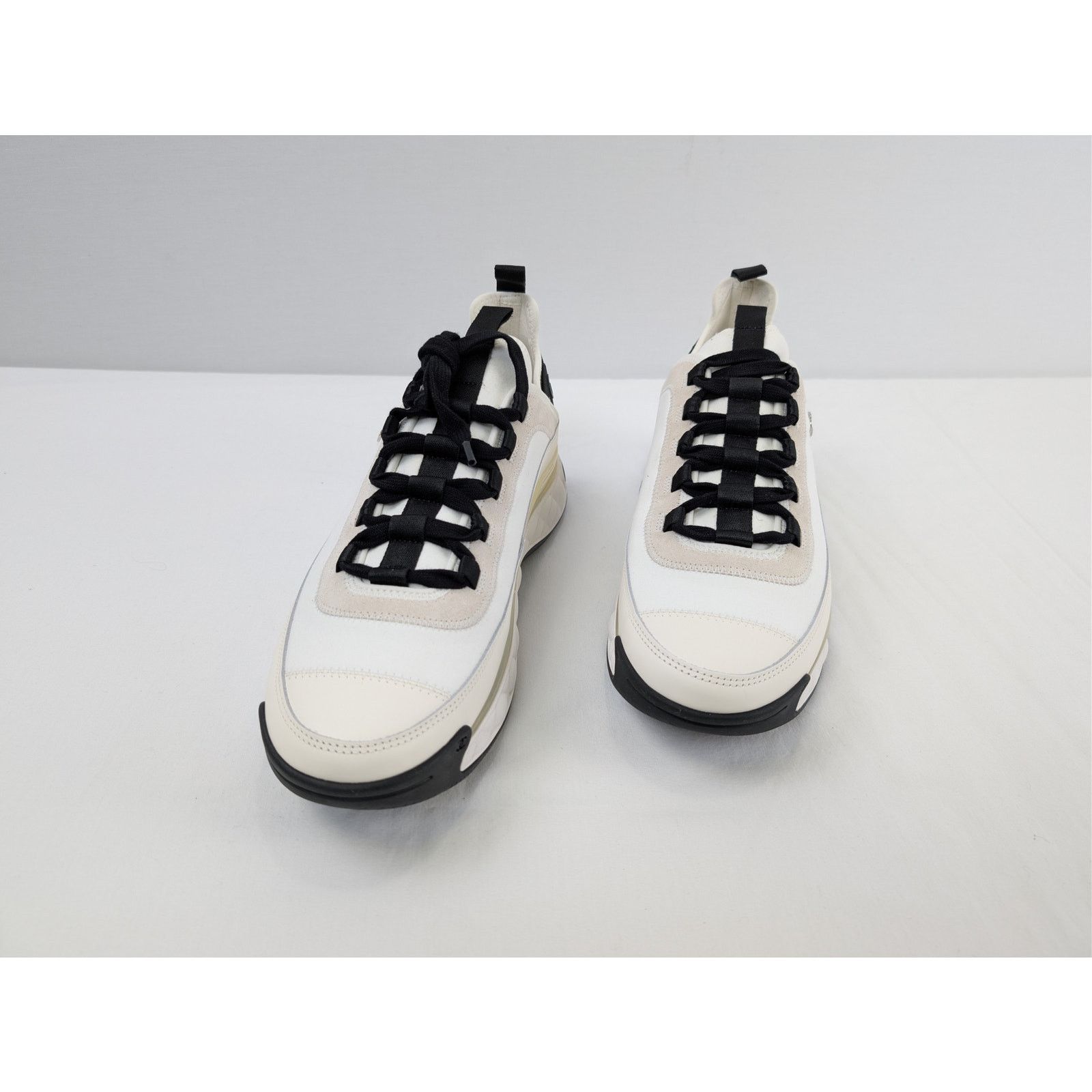 Chanel o1rshd1 Low Top Sneakers in White/Black Size US 10 / EU 43 - 7 Thumbnail