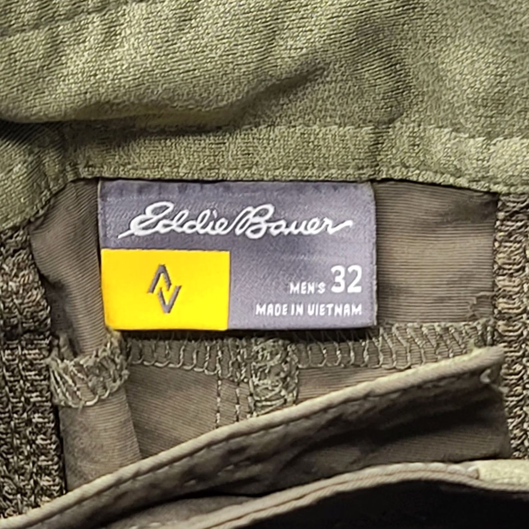 Eddie Bauer Eddie Bauer Travex Shorts Mens 32 Regular Fit Cargo Travel Lightweight Outdoors Cargo Pocket Pockets Green Nylon 32 Mens Size US 32 / EU 48 - 2 Thumbnail
