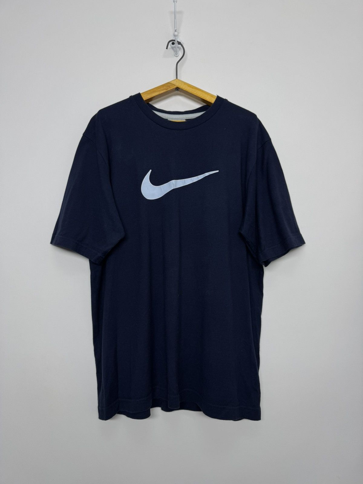 Nike Vintage Nike Center Swoosh T Shirt Tee Big Logo Spellout Y2K Size US L / EU 52-54 / 3 - 2 Thumbnail