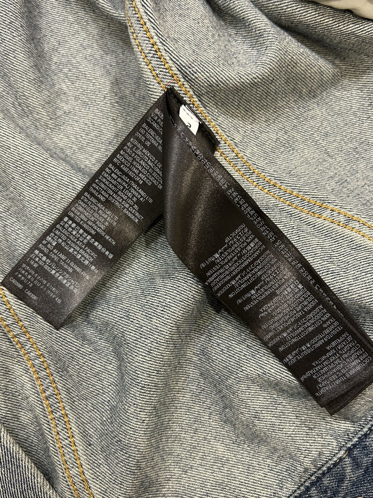 Balenciaga Balenciaga Oversized Light Wash Denim Jacket Size US M / EU 48-50 / 2 - 6 Thumbnail