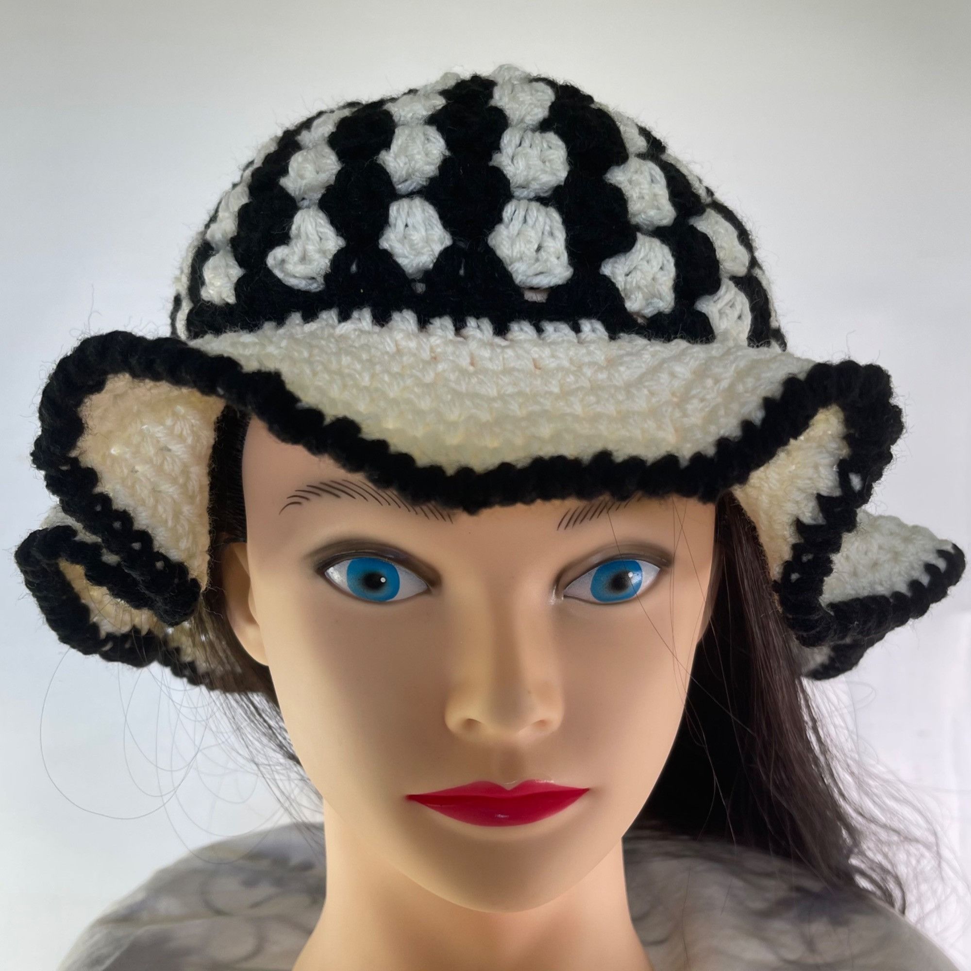 Handmade Crochet Bucket Hat Granny Square Pattern Black and White Adu Size ONE SIZE - 1 Thumbnail