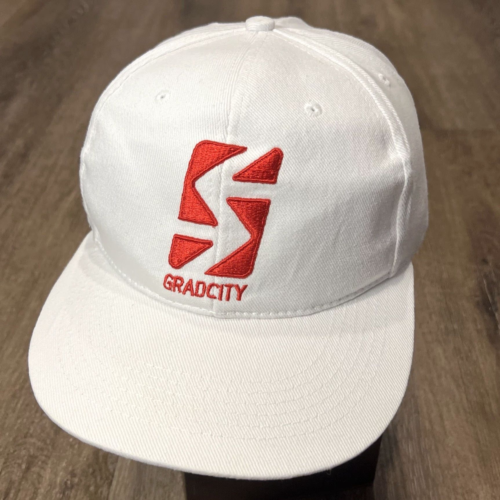 Vintage VINTAGE GRADCITY Snapback Hat White Red HS College Spring Break Party Rave Cruise Cap Mens Womens Unisex Adults Adjustable Size ONE SIZE - 2 Thumbnail