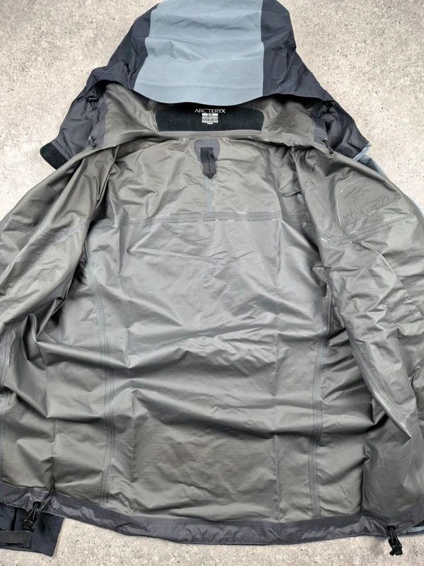 Arc'teryx Arc'teryx Mens Black Beams Patchwork Beta SL Raincoat Size S Size US S / EU 44-46 / 1 - 3 Thumbnail