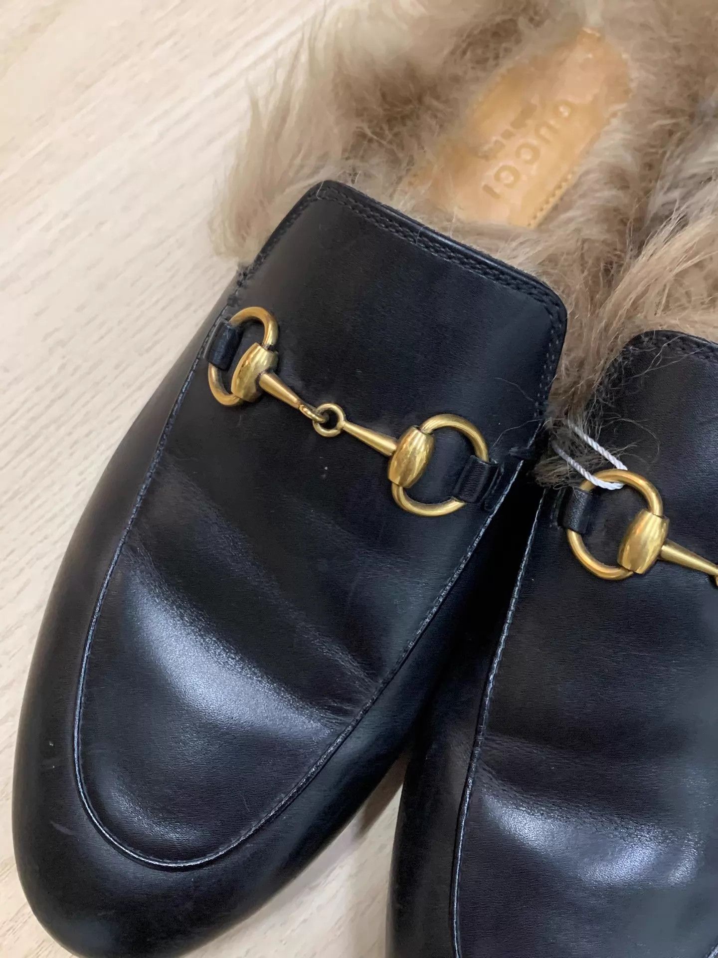 Gucci Gucci Fur Slippers Black & Gold 36.5 New Size US 6 / IT 36 - 2 Thumbnail