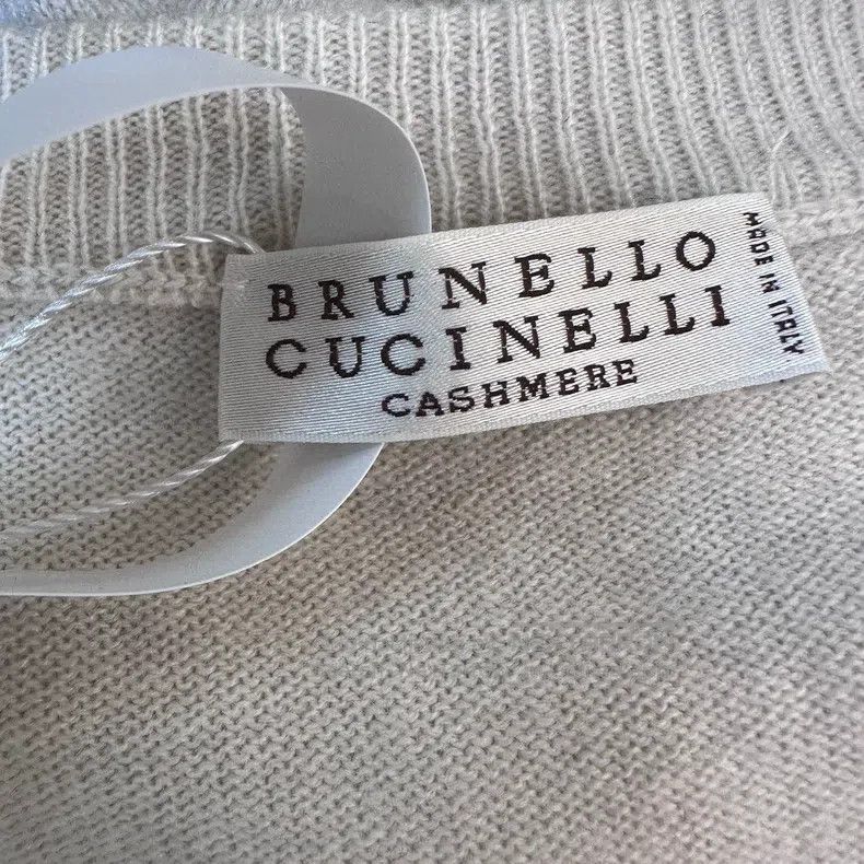 Brunello Cucinelli Brunello Cucinelli Large V-neck knitted sweater Size S / US 4 / IT 40 - 4 Thumbnail