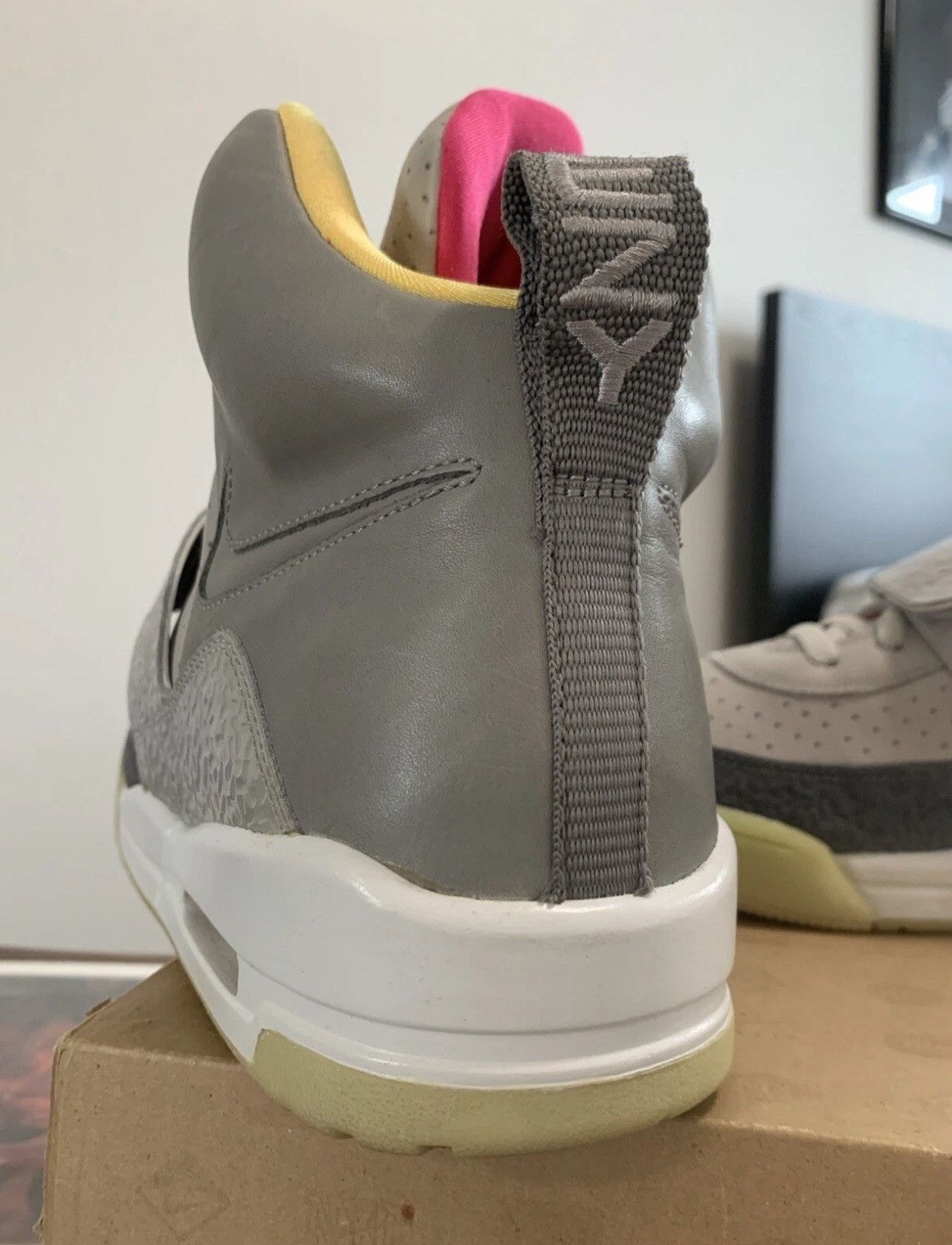 Kanye West × Nike Nike Air Yeezy 1 Zen Grey Size US 9 / EU 42 - 9 Thumbnail