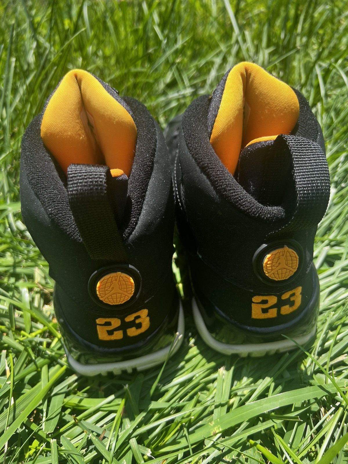 Jordan Brand CLEAN Air Jordan 9 size 7 Mens Citrus 2010 Retro shoes Size US 7 / EU 40 - 9 Thumbnail
