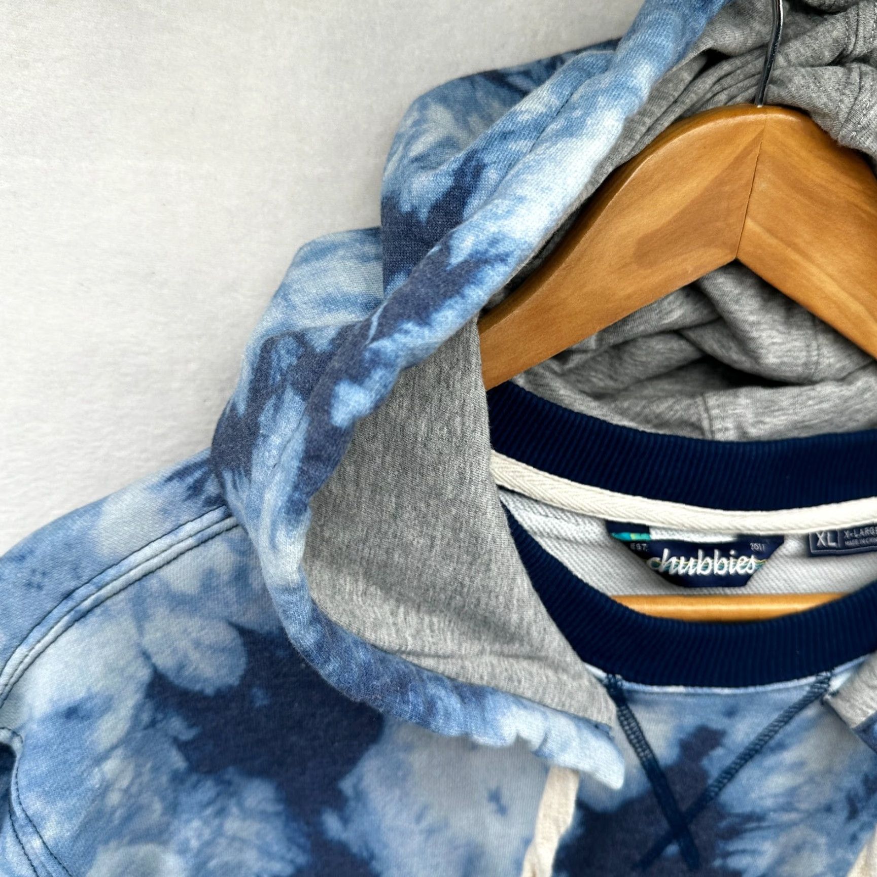 Chubbies Chubbies Hoodie Tie Dye Blue XL Men's The Far Out Long Sleeve Pullover Pockets Winter Size US XL / EU 56 / 4 - 3 Thumbnail
