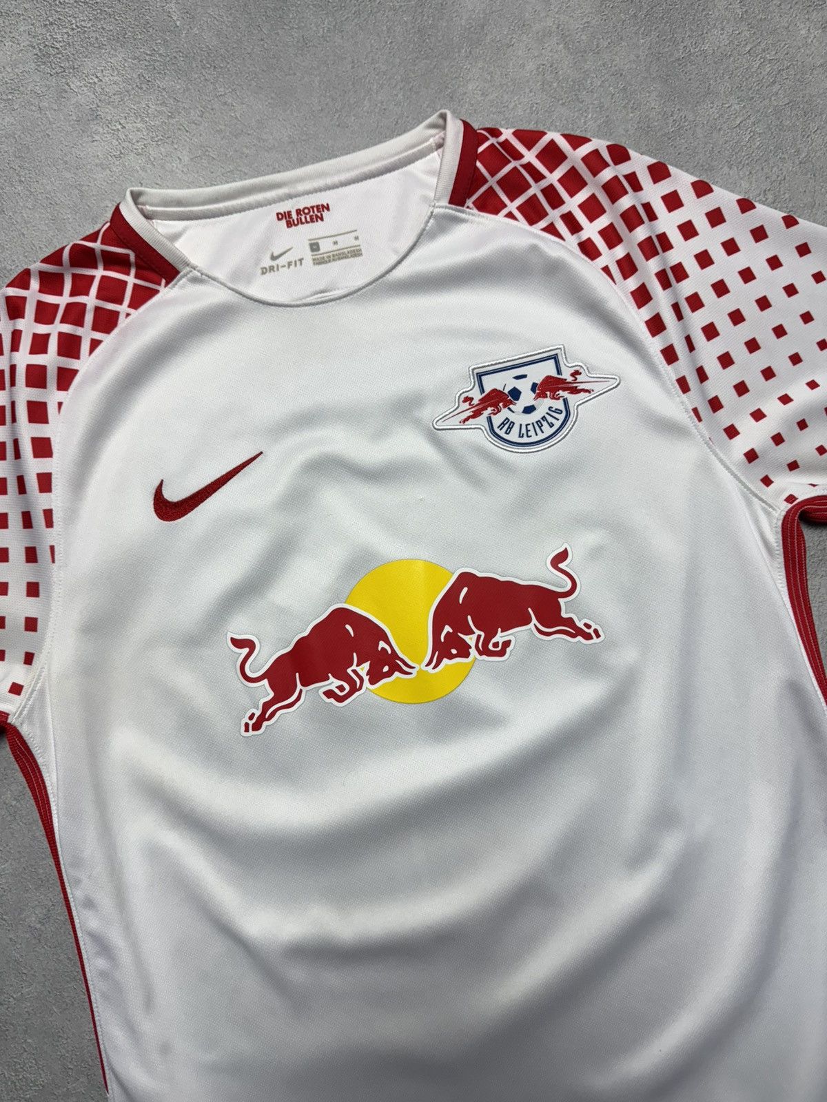 Nike Reb Bull Leipzig 2017 2018 Home Shirt Soccer Jersey Nike Size US M / EU 48-50 / 2 - 3 Thumbnail